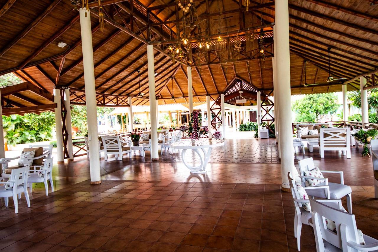 Deluxe Suites Guacamayos - Eco-Lodge & Swimming Pool Bonao Eksteriør billede