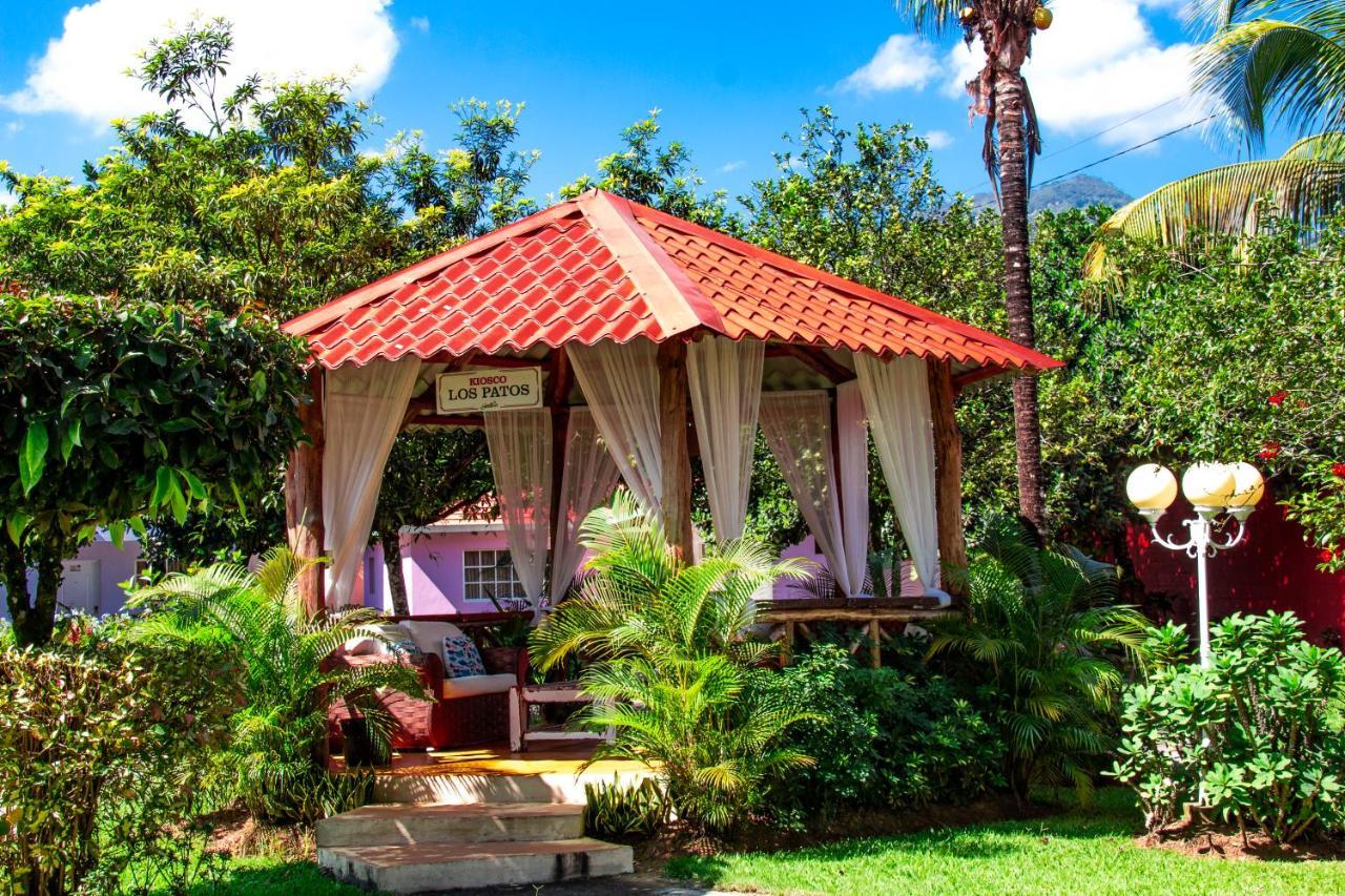 Deluxe Suites Guacamayos - Eco-Lodge & Swimming Pool Bonao Eksteriør billede