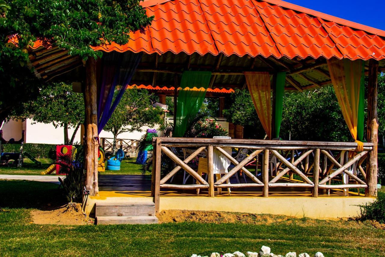 Deluxe Suites Guacamayos - Eco-Lodge & Swimming Pool Bonao Eksteriør billede