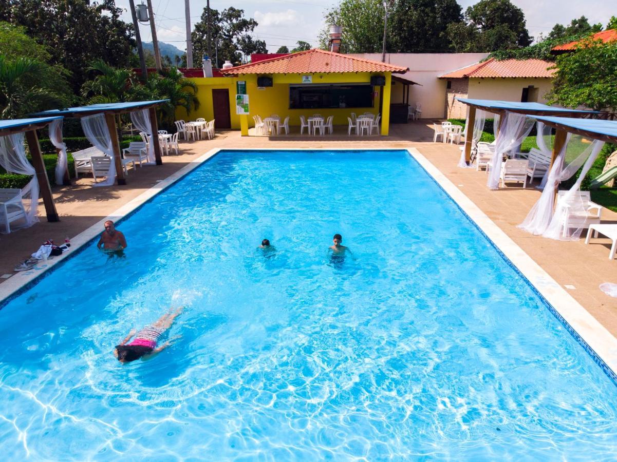Deluxe Suites Guacamayos - Eco-Lodge & Swimming Pool Bonao Eksteriør billede