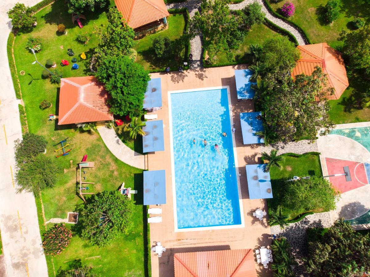 Deluxe Suites Guacamayos - Eco-Lodge & Swimming Pool Bonao Eksteriør billede